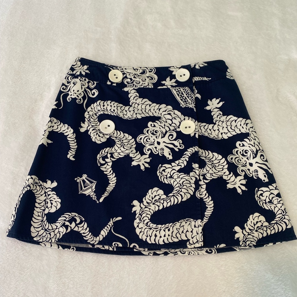 Lilly Pulitzer Navy Blue and White Chinese Dragon print Skirt Size 4